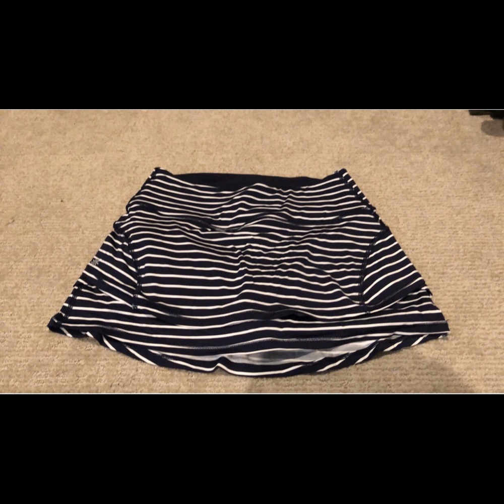 Athleta size XS Skort Navy and White